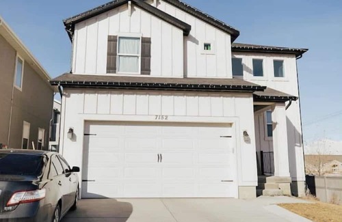 Eagle Mountain House | Smart Home With Garage Parking