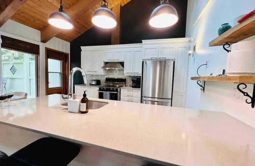 Orford Ski Chalet | Cottage in the village of Orford