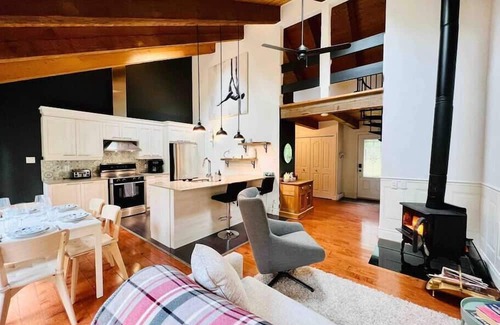Orford Ski Chalet | Cottage in the village of Orford
