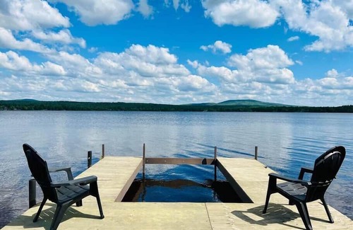 Le Haut-Saint-Francois Regional County Municipality Ski Chalet | Superb log cabin *Spa* *Waterfront*