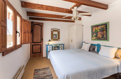 Torre-Pacheco Villa | Country House "Santa Ana Mini Resort" with Mountain View, Shared Pool & Wi-Fi