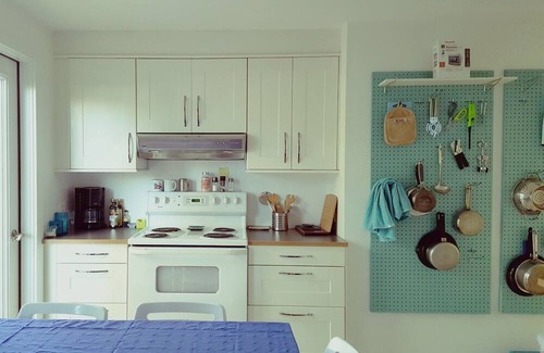 Newport East Cottage | You will love this cozy beach cottage ..... 5 minute walk to the beach !!