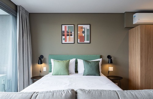 Sao Paulo House | Studio com sacada e ótima vista em prédio completo