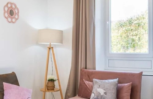 Cervantes Apartment | Apartment in a restored mansion in Granada.