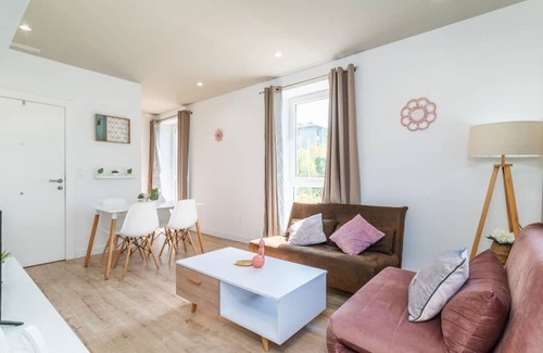 Cervantes Apartment | Apartment in a restored mansion in Granada.