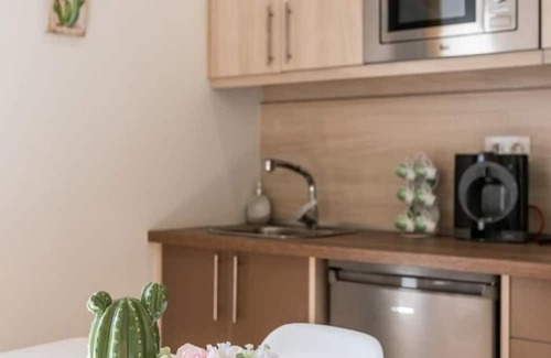 Cervantes Apartment | Apartment in a restored mansion in Granada.