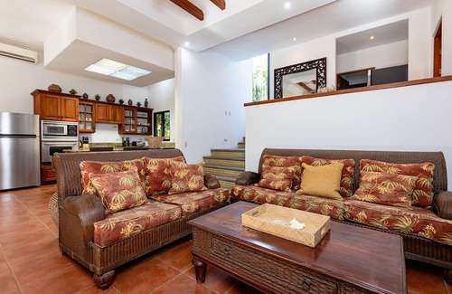 Tamarindo House | Secluded Luxury Retreat 100m from Beach w/ Private Pool & Courtyard!