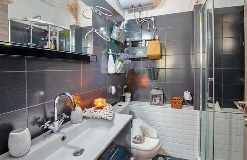 Gaios House | hara luxury house