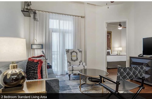 French Quarter Resort | Madri Gras
