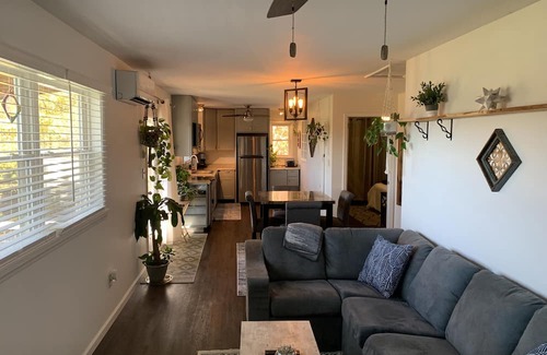 Asheville House | Private 2 BR Home w/ Yard & Hot tub. 10 min to Downtown!