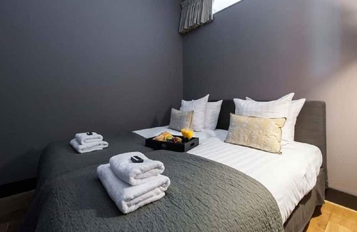 Helmersbuurt Apartment | 3BR TRANQUIL FAMILY RENTAL NEXT TO VONDELPARK