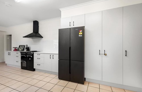 Bli Bli Apartment | Home away from home very spacious