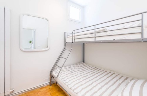 Old Town Apartment | Centrally located apartment with sea view