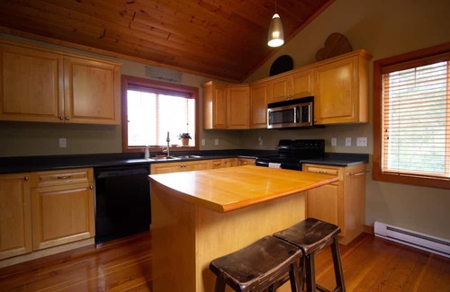 Metchosin Apartment | Westcoast Getaway with Scenic Views