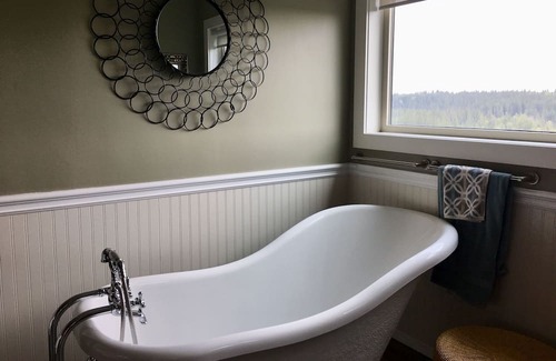Southwest Calgary House | Stunning Spruce Meadows and Fish Creek Park , Mountain Views, 5 bedrooms