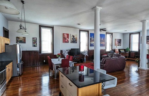 Milan Apartment | Loft Near Perfect North Slopes, The Ark, Creation, and Hoosier Museums, Casinos