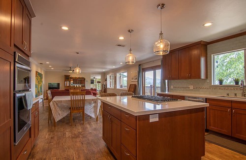 Lake Hodges House | CALIFORNIA DREAMIN' . . . Check Out Our New Winter Rates!