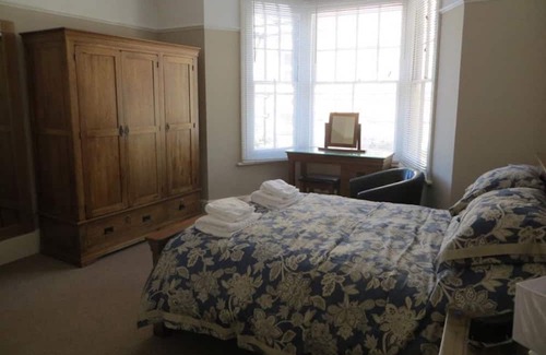 Westgate-on-Sea Apartment | Hartley House Apartment: Westgate -on-Sea. Kent UK