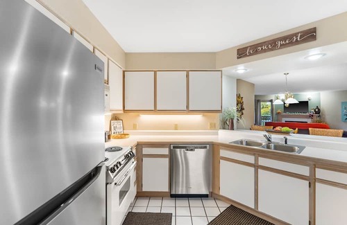 Table Rock Condo | Fairway Retreat Stay for 6