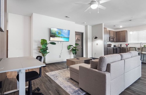 North Raleigh Apartment | King 3BR Suite in North Raleigh