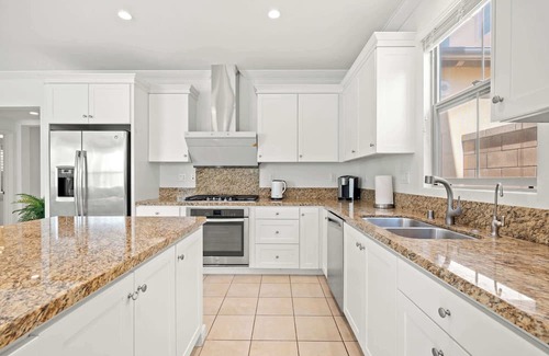 Tustin House | Stylish 3BR Irvine Oasis Family Friendly w Garage
