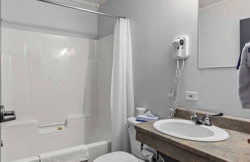 Bay Roberts Hotel | Bayview Inn