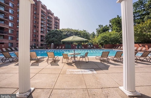 Dunn Loring Condo | Centrally Located Luxury Modern 2 Bed 2 Bath Condo in the Heart of Tysons!