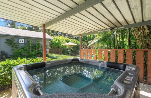 Worrowing Heights House | Bali by the Bay - A tropical garden paradise just minutes to the beach