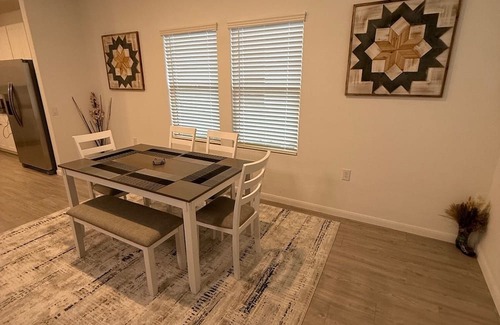 Southside House | Extremely Clean 3 bedroom house with AC & WiFi in San Antonio close to downtown!