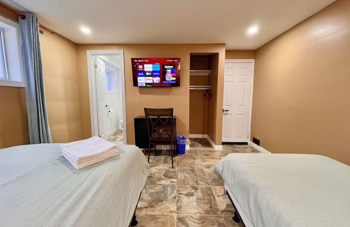 Aurora House | Newly Renovated Home in Central Aurora
