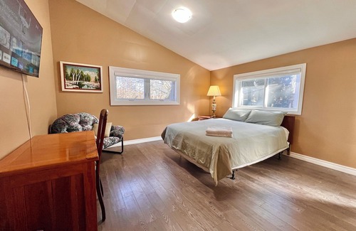 Aurora House | Newly Renovated Home in Central Aurora
