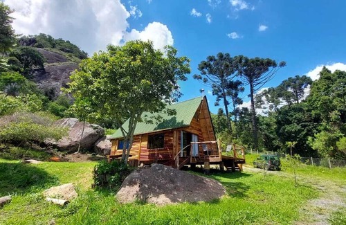 Extrema Ski Chalet | Stone Cottage in Mantiqueira