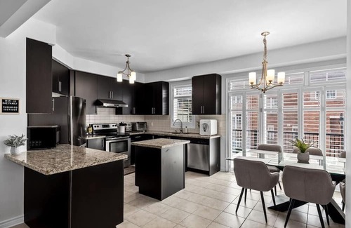 Vaughan House | 4 Bed Family Home-Wonderland/Vaughan Mills/York U