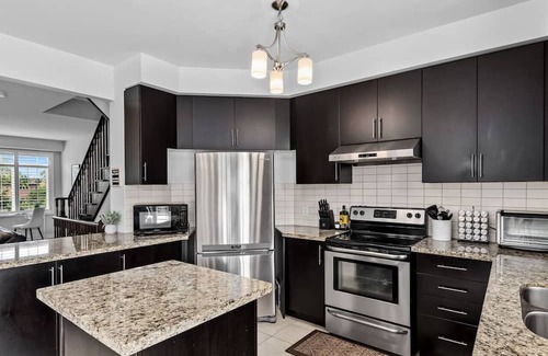 Vaughan House | 4 Bed Family Home-Wonderland/Vaughan Mills/York U
