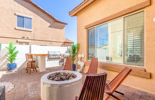 Gilbert House | Golden Glam Palace: Luxury Home with Pool in Gilbert
