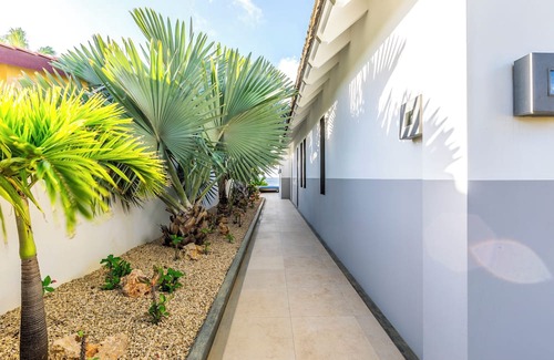 Belnem Villa | Luxe Oceanfront Beach Villa 72&Sunny