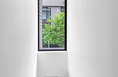 Waterloo House | Modern Split Level 2Bed w Pool
