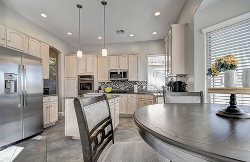 Greenfield Lakes House | Spacious 4-bedroom house in marvelous Gilbert