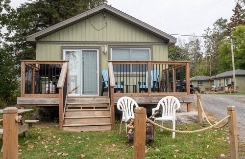 Bloomfield House | The Wellington: Waterview Couple's Getaway