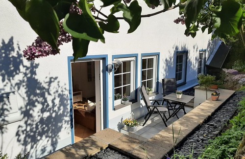 Munstermaifeld Apartment | Apartment 'Hortensia Mosel' with Private Terrace, Private Garden and Wi-Fi