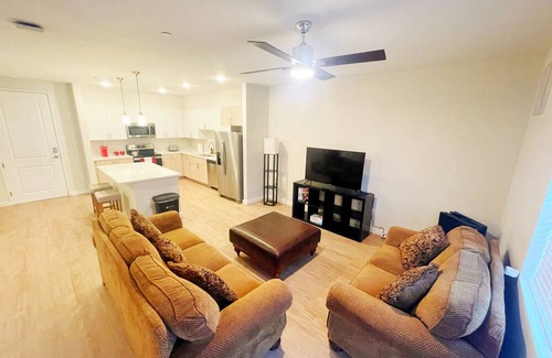 Nor Este Apartment | 1br/1bath - Corner Luxury Apartment. 7 min from Balloon Fiesta Park. Views! n