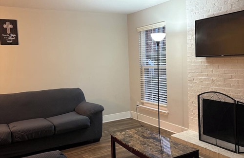 North Raleigh Apartment | Chic 1-bedroom with WiFi and AC in fantastic Raleigh