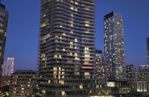 Bay Cloverhill Condo | Luxurious City Retreat with Stunning Views, Modern Amenities & Prime Location!nn