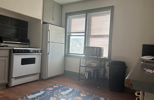 Fayetteville Apartment | Why Drive When you can Walk? Off Dickson Top Floor Apartment