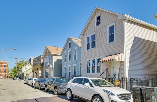 Pilsen Apartment | 3 Mi to Dwtn: Chic Apartment in Chicago!