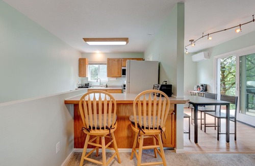 Battle Ground House | River's Edge, Cozy Guest House By The River