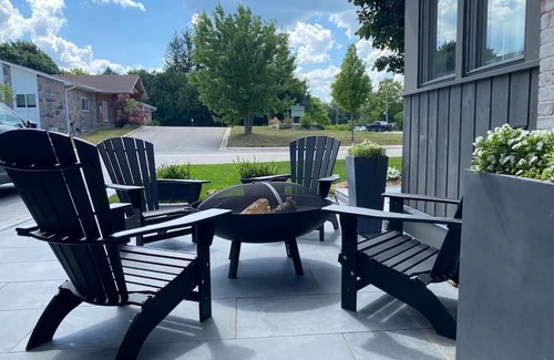 Creemore Bed & Breakfast | The Aviary - Queen Bedroom with Private Bath in Charming Creemore B&B