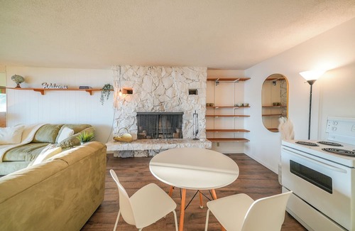 District of North Vancouver Cabin | The Beachfront Cabin at Belcarra