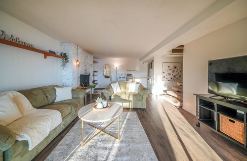 District of North Vancouver Cabin | The Beachfront Cabin at Belcarra