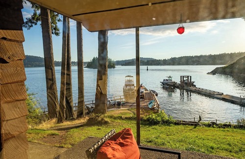District of North Vancouver Cabin | The Beachfront Cabin at Belcarra